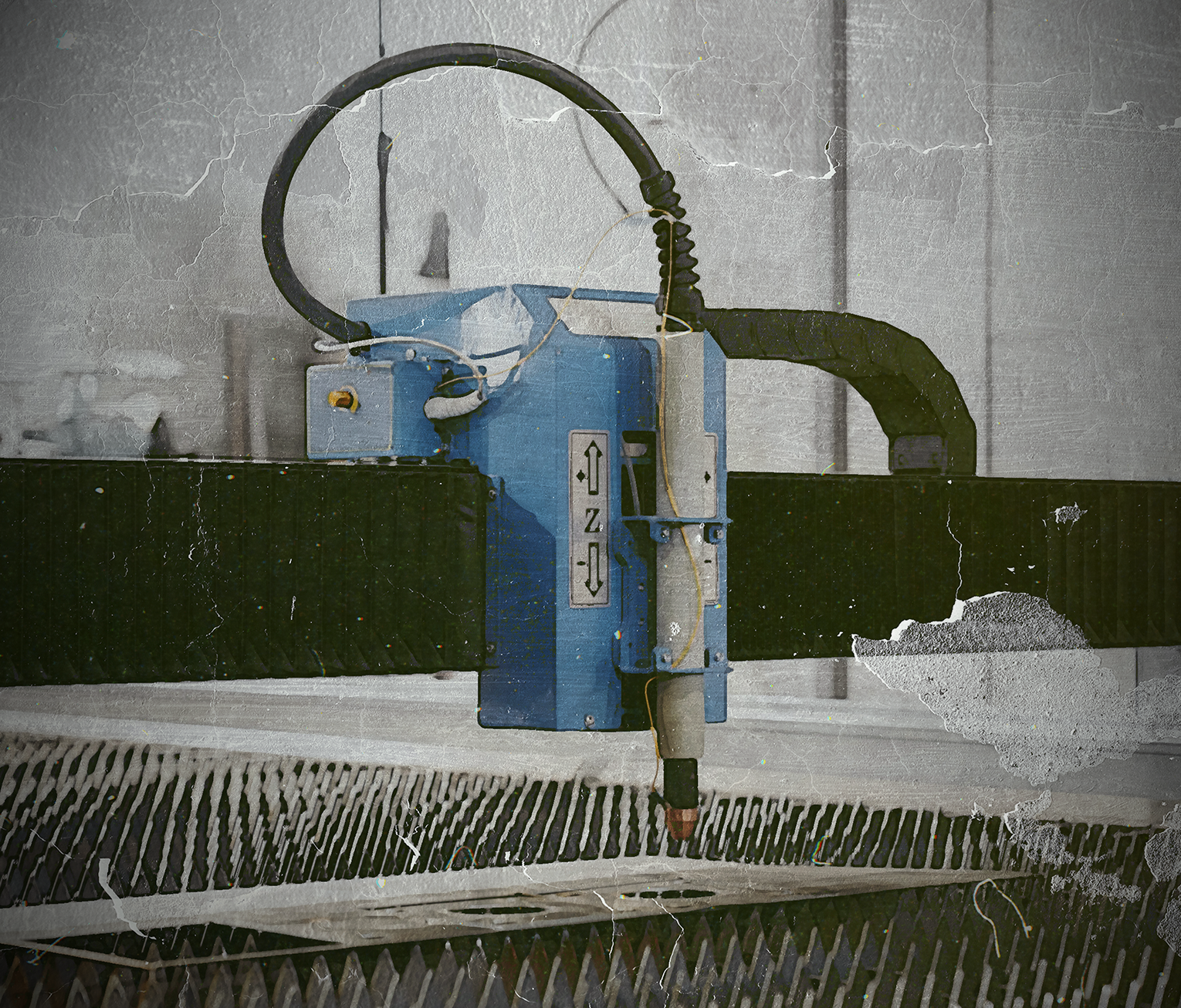 Máquina de corte e usinagem do aço inox, marco tecnológico da produção.