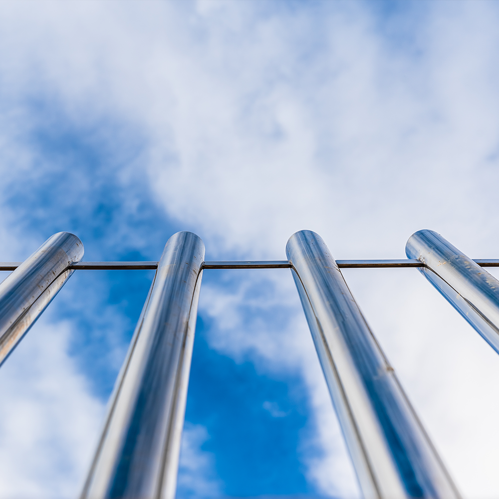 Inox em Áreas Externas: Elegância que Resiste ao Tempo e ao Clima